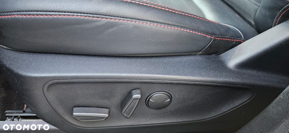 Ford Kuga 1.5 EcoBoost FWD ST-Line X - 26