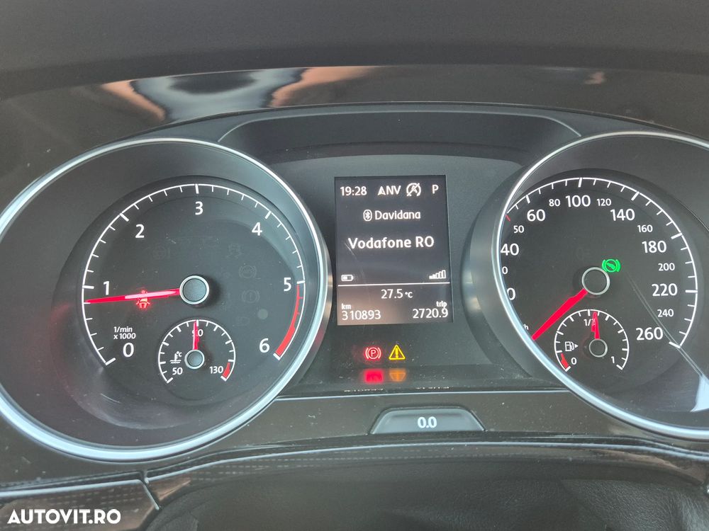 Volkswagen Touran - 15