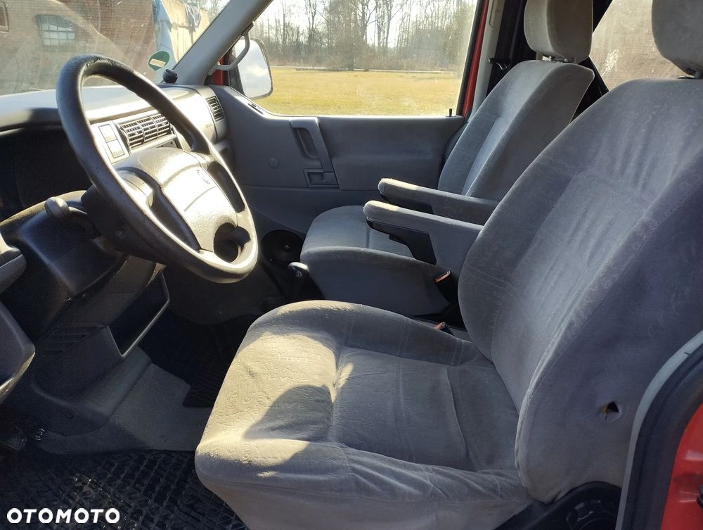 Volkswagen Multivan - 8