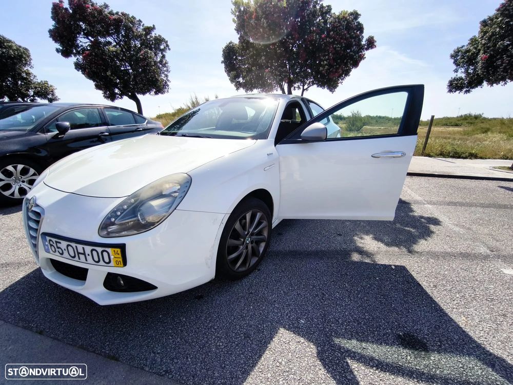 Alfa Romeo Giulietta 1.6 JTDM Veloce - 2