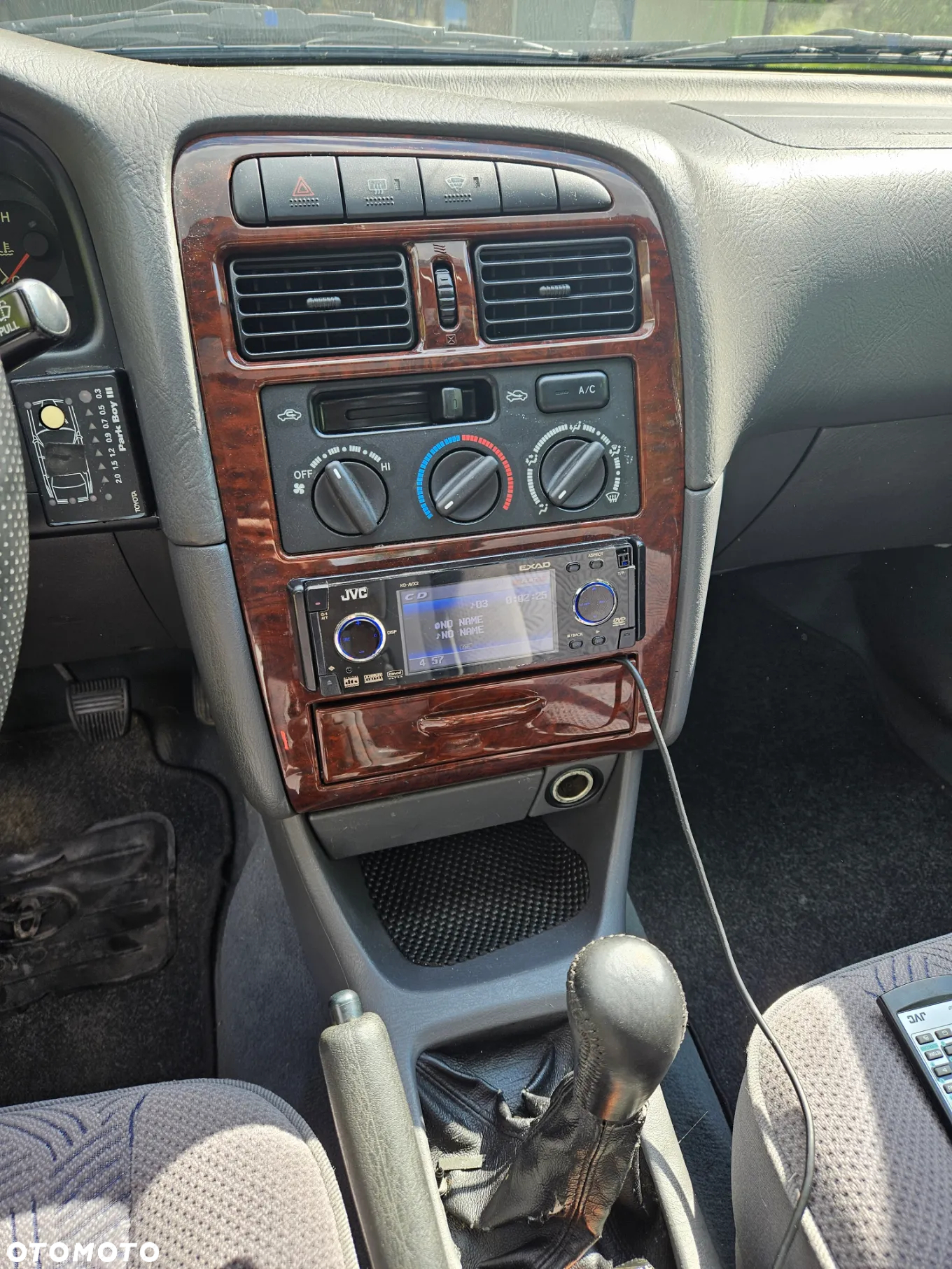 Toyota Avensis 1.8 Sol - 16