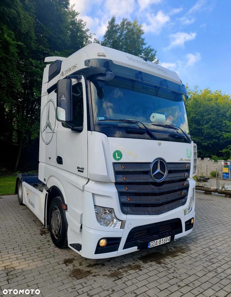 Mercedes-Benz Actros - 8