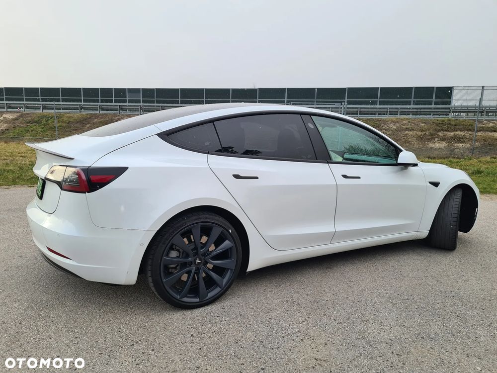 Tesla Model 3 - 7