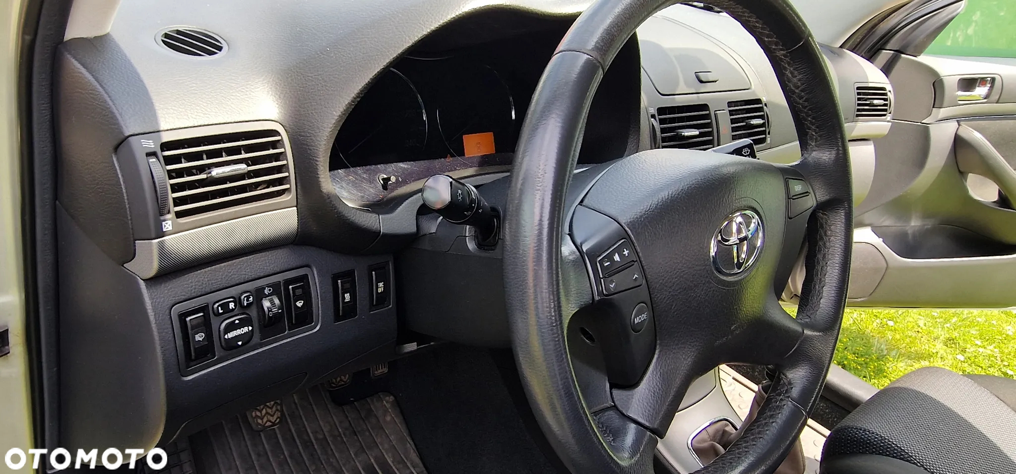 Toyota Avensis 2.0 D-4D Sol - 25