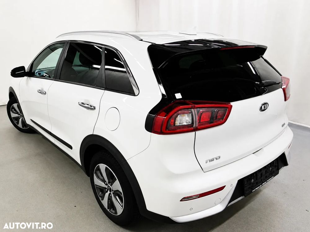 Kia Niro 1.6 GDI 2WD Aut. Spirit - 4