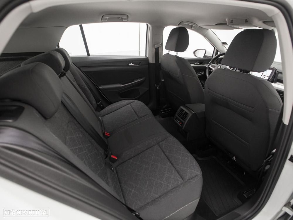 VW Golf 1.5 TGI Confortline DSG - 11