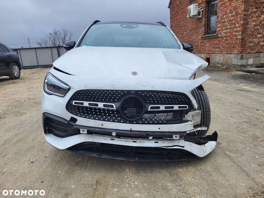 Mercedes-Benz GLA 220 d 4Matic 8G-DCT AMG Line Advanced Plus - 3