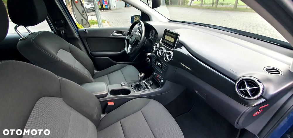 Mercedes-Benz Klasa B 180 (BlueEFFICIENCY) - 8