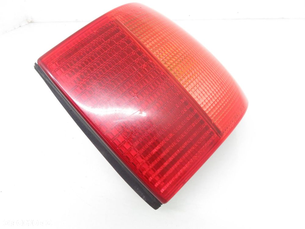 LAMPA PRAWA TYLNA AUDI 80 B4 R295102 29632202 - 11
