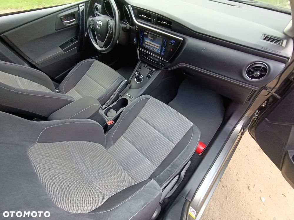 Toyota Auris - 16