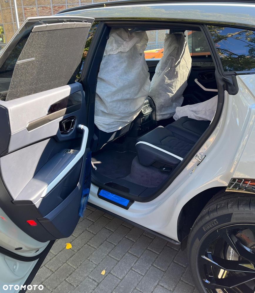 Lamborghini Urus - 3