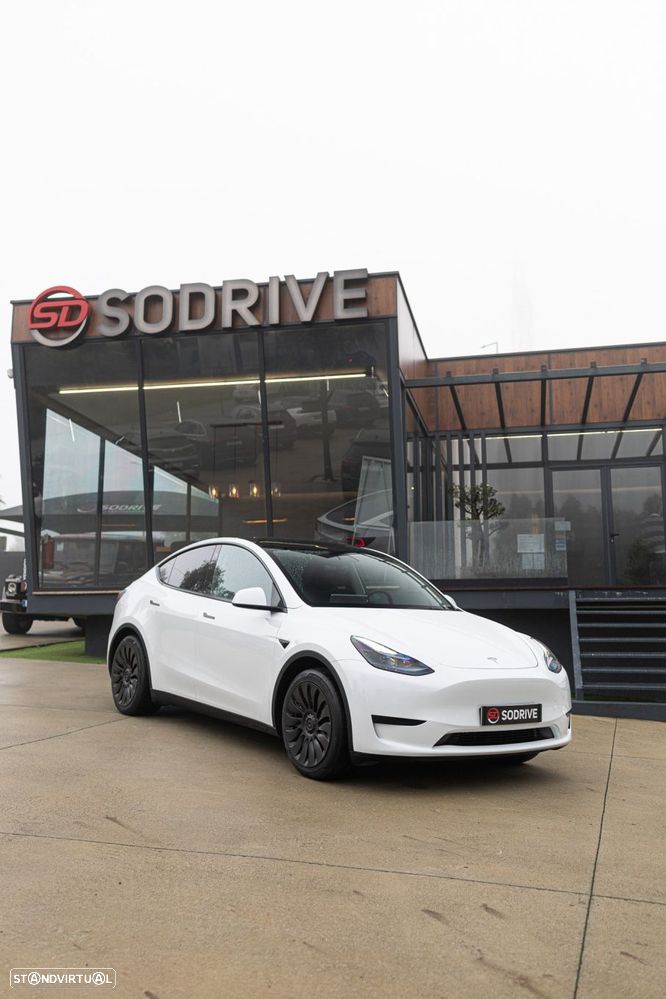 Tesla Model Y Standard RWD - 21