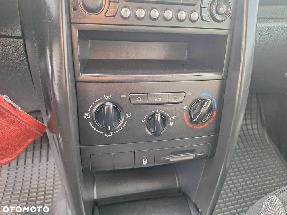 Peugeot 207 1.6 HDi 16V Sporty - 11