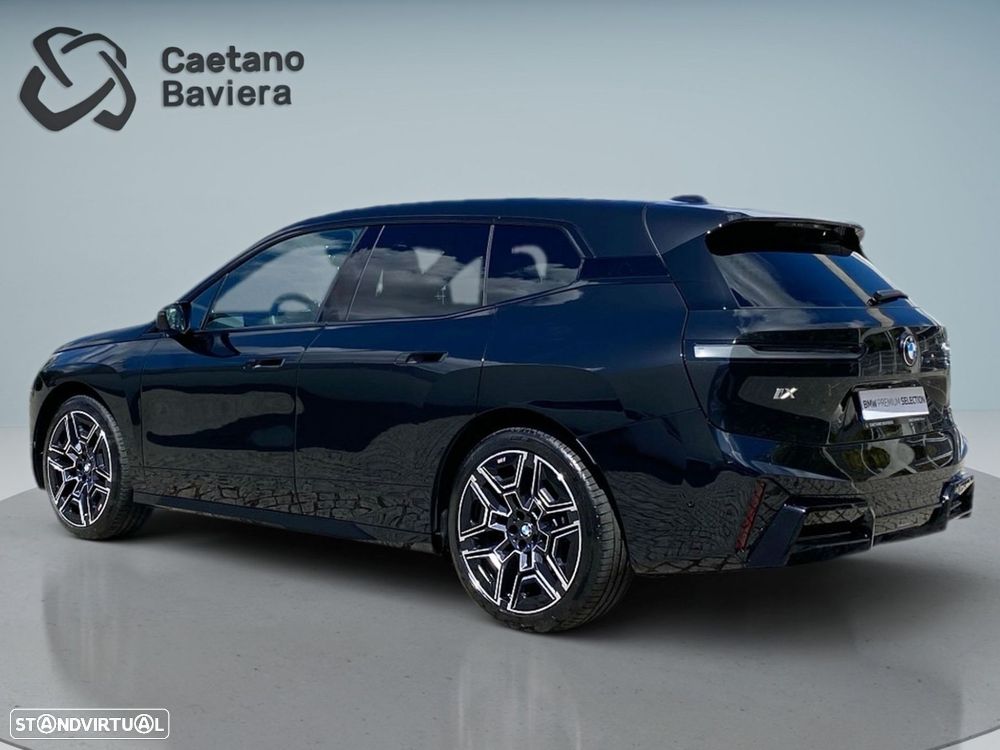 BMW iX xDrive 45 Pack Desportivo Pro - 29