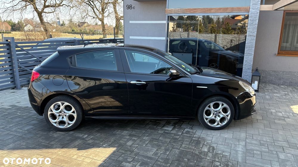 Alfa Romeo Giulietta 1.6 JTDM 16V TCT B-Tech - 4