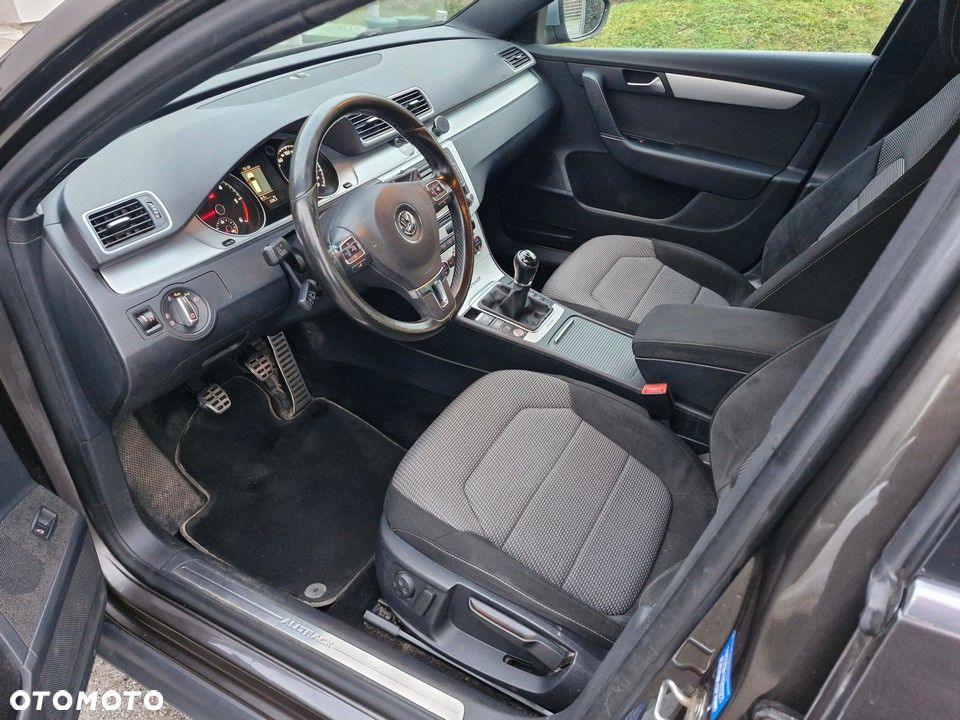 Volkswagen Passat Alltrack - 15