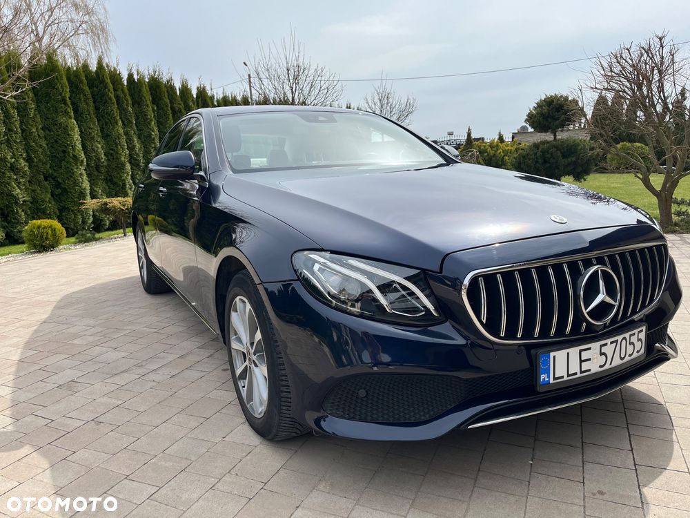 Mercedes-Benz Klasa E 220 d 4-Matic 9G-TRONIC - 2