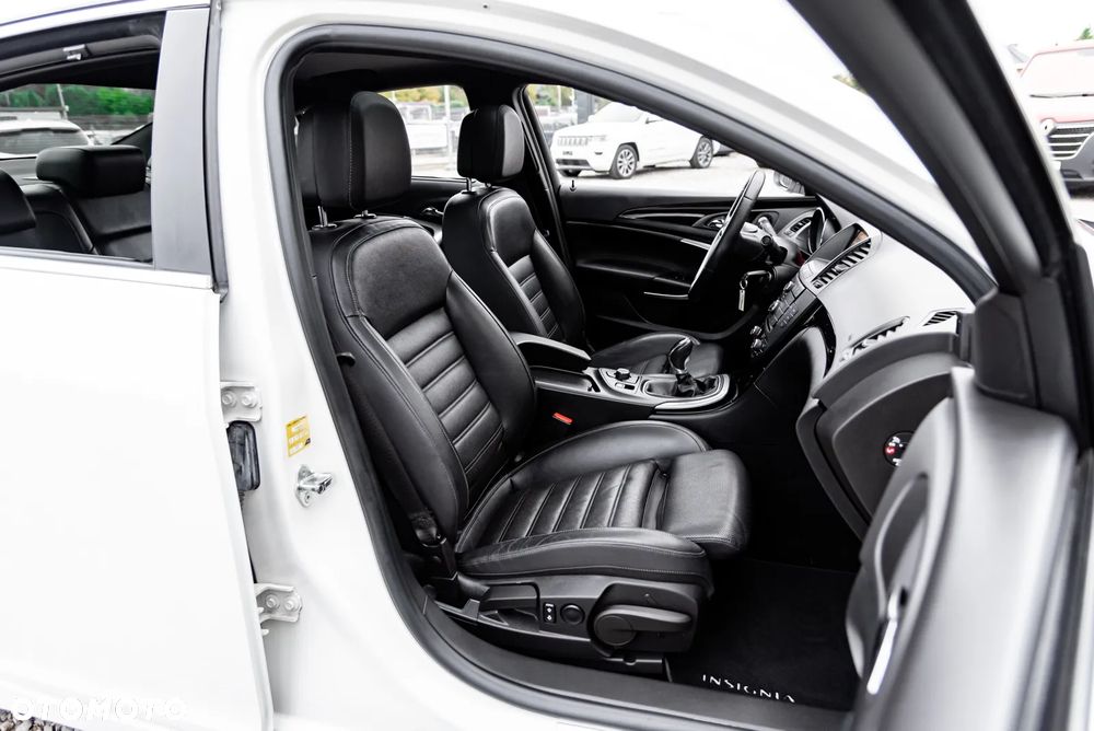 Opel Insignia 1.6 Turbo Sport - 24