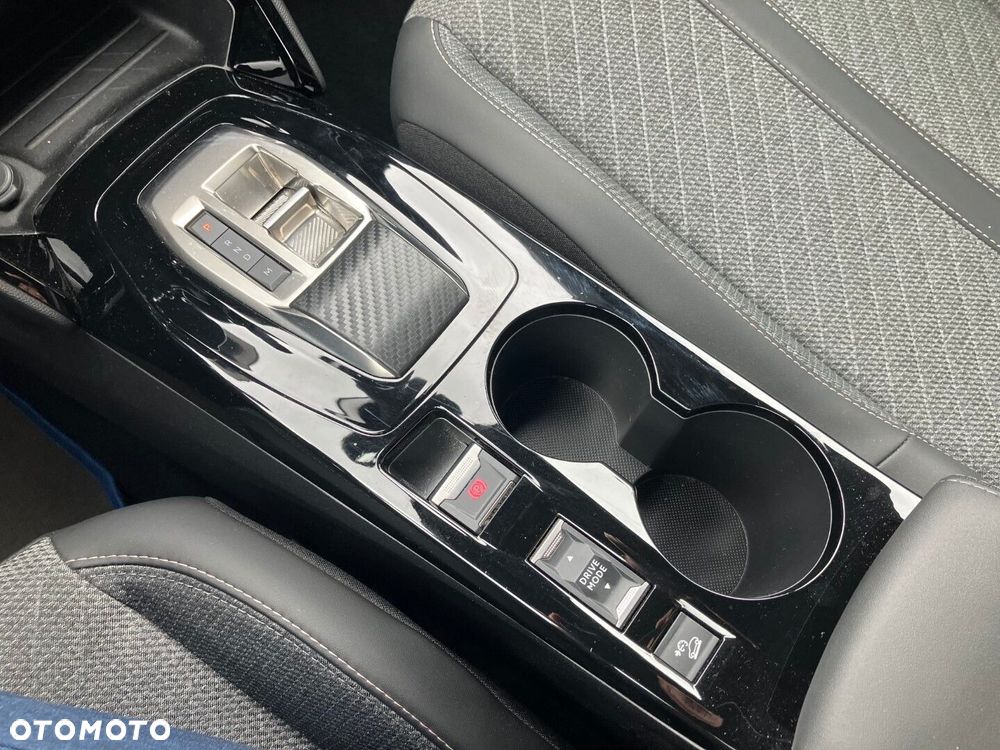Peugeot 2008 1.2 PureTech Allure S&S EAT8 - 17