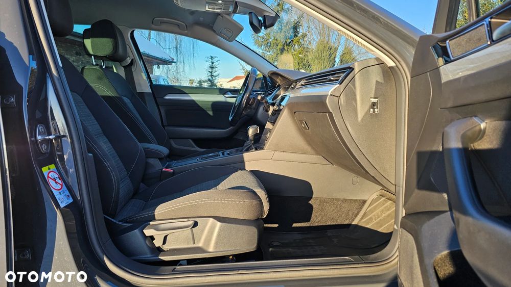 Volkswagen Passat - 10