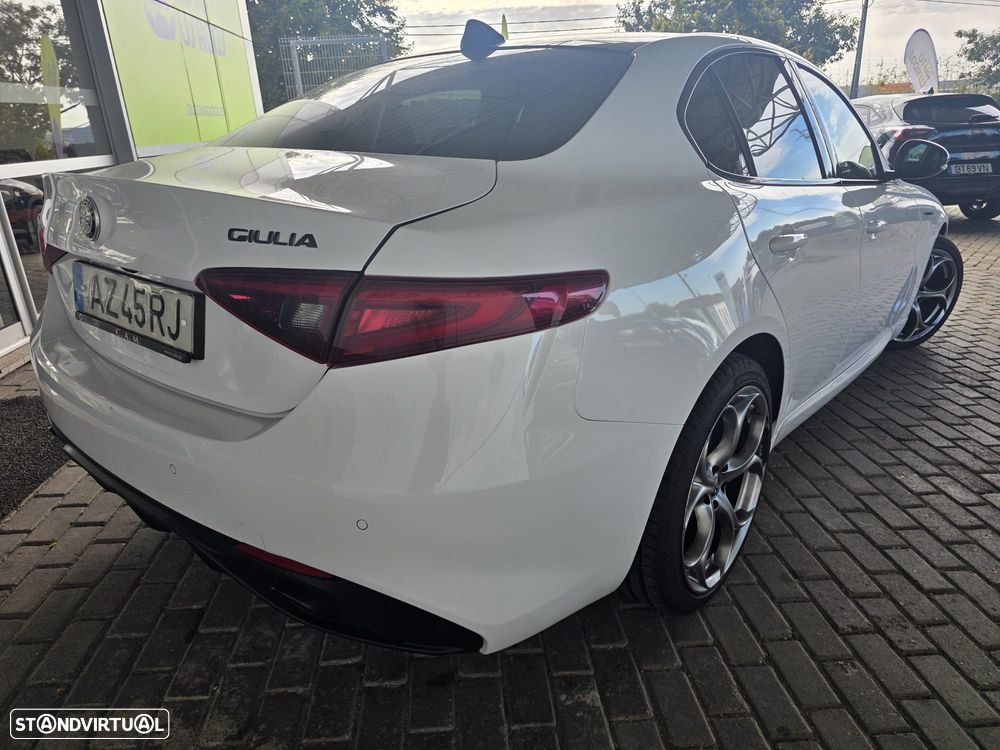 Alfa Romeo Giulia 2.2 D Estrema Q4 AT8 - 5