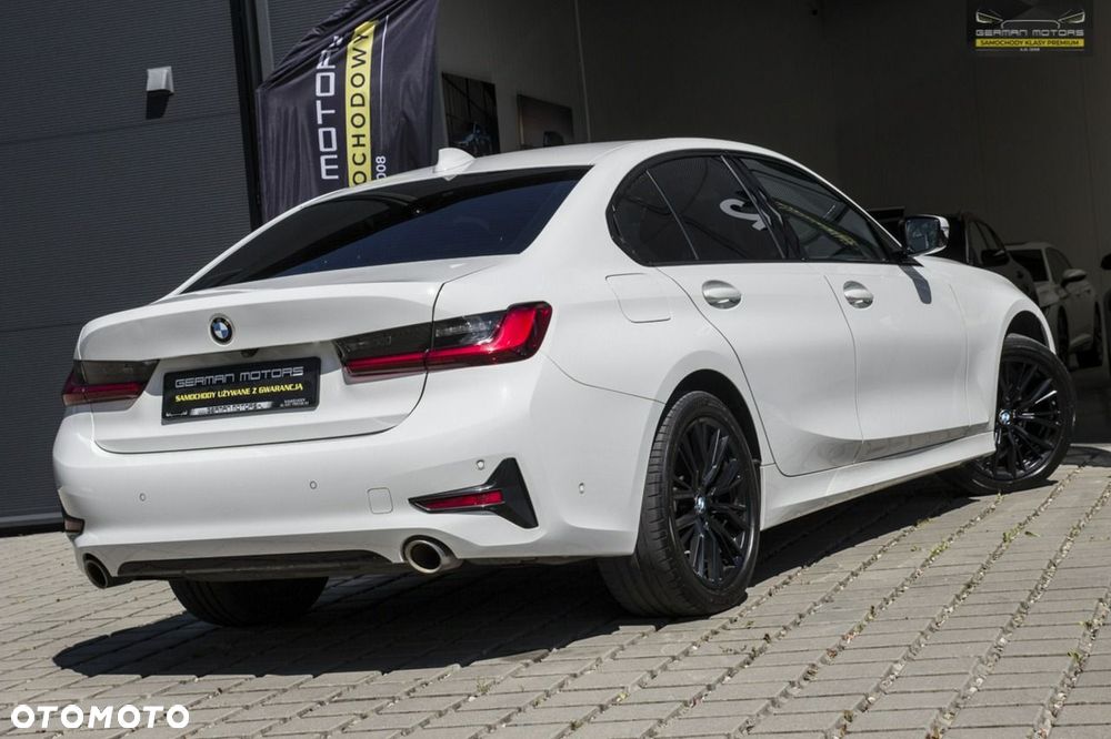 BMW Seria 3 318i Sport Line - 8