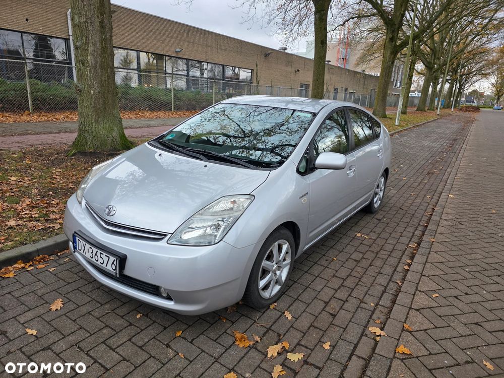Toyota Prius 1.5 VVT-i Sol - 3