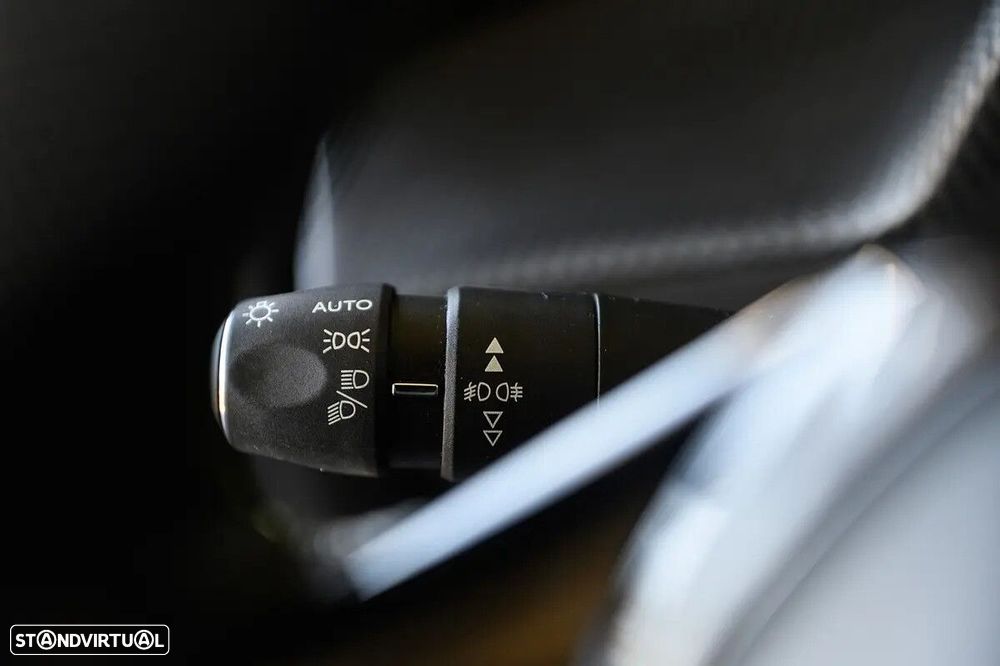 Peugeot e-2008 50 kWh GT Pack - 38