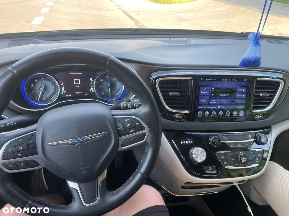 Chrysler Pacifica - 6