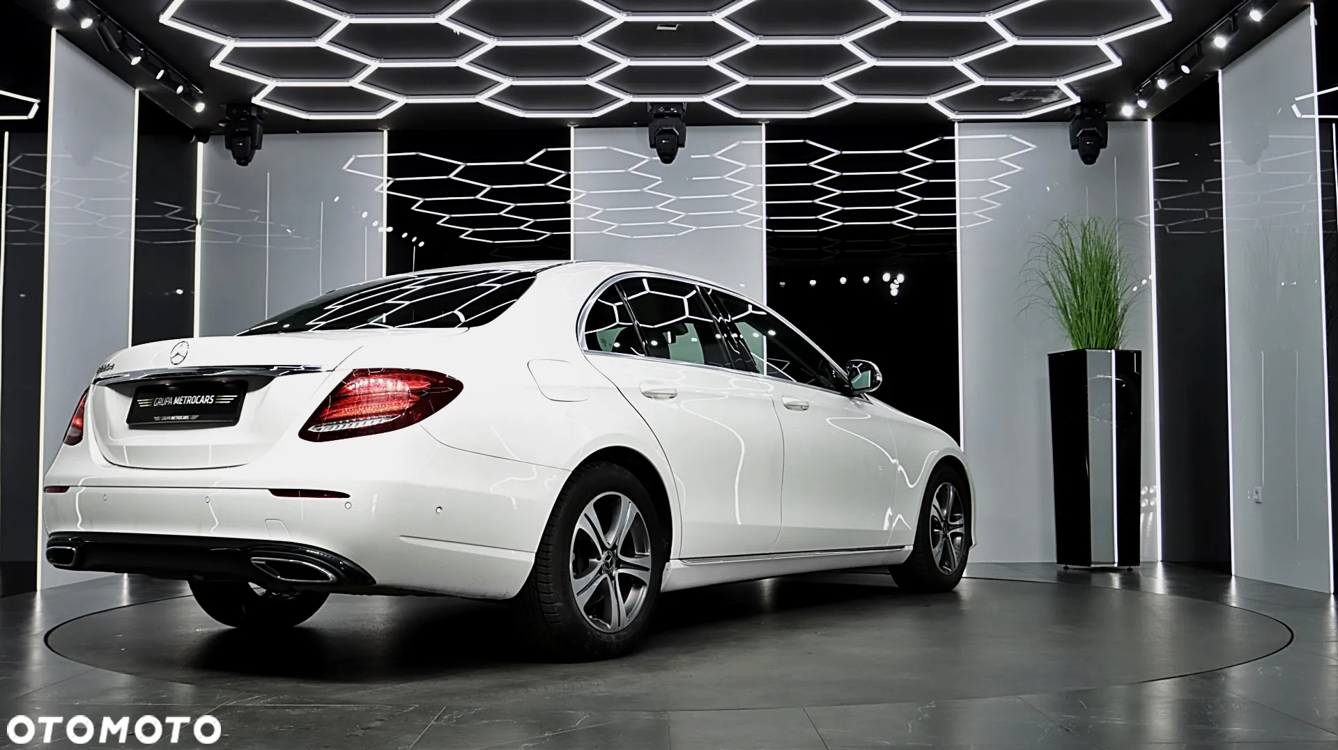 Mercedes-Benz Klasa E 220 d 9G-TRONIC - 8
