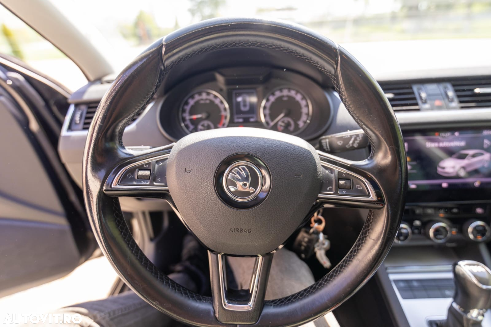 Skoda Octavia 1.6 TDI DSG Ambition - 9