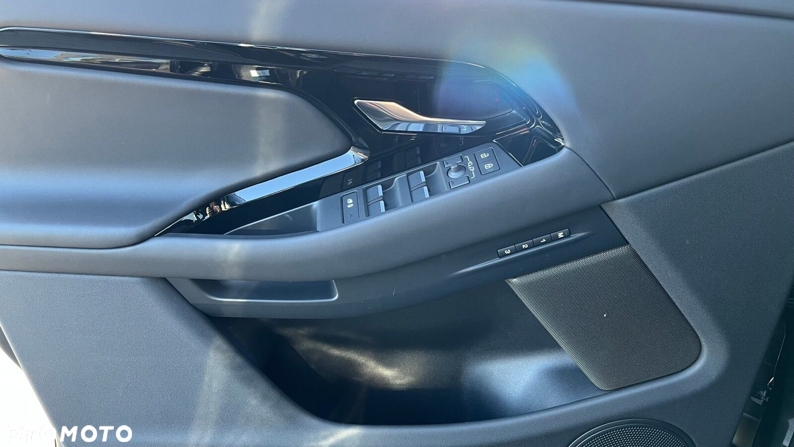 Land Rover Range Rover Evoque - 15