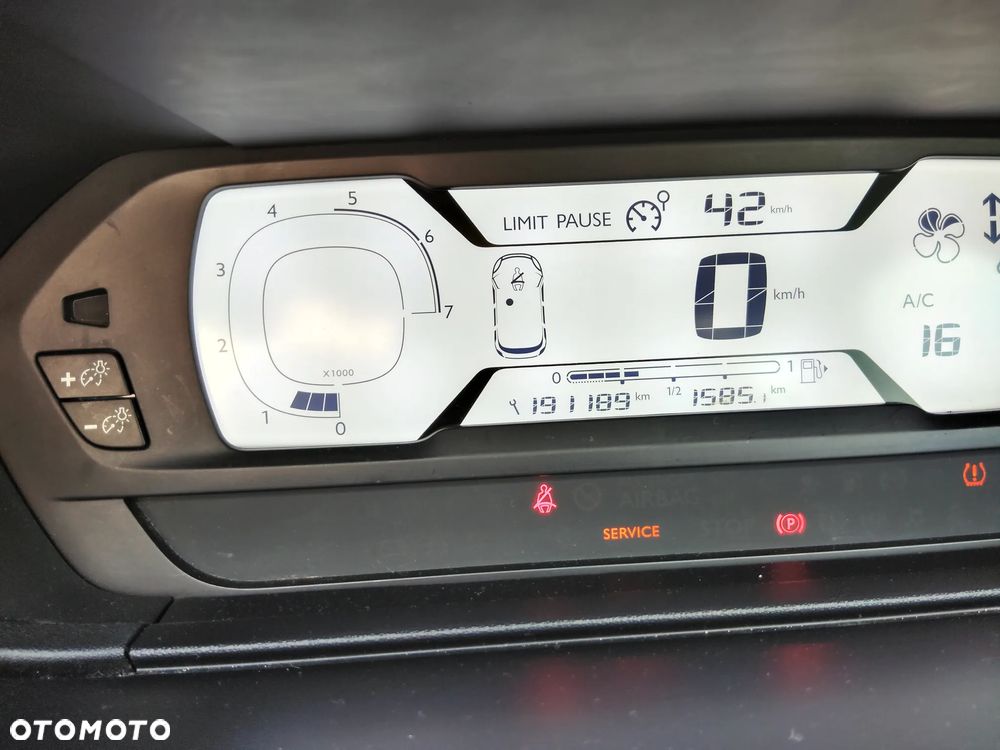 Citroën C4 Picasso - 10