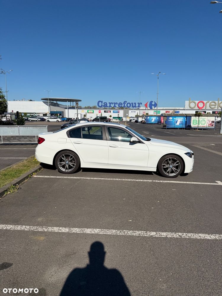 BMW Seria 3 320i - 7