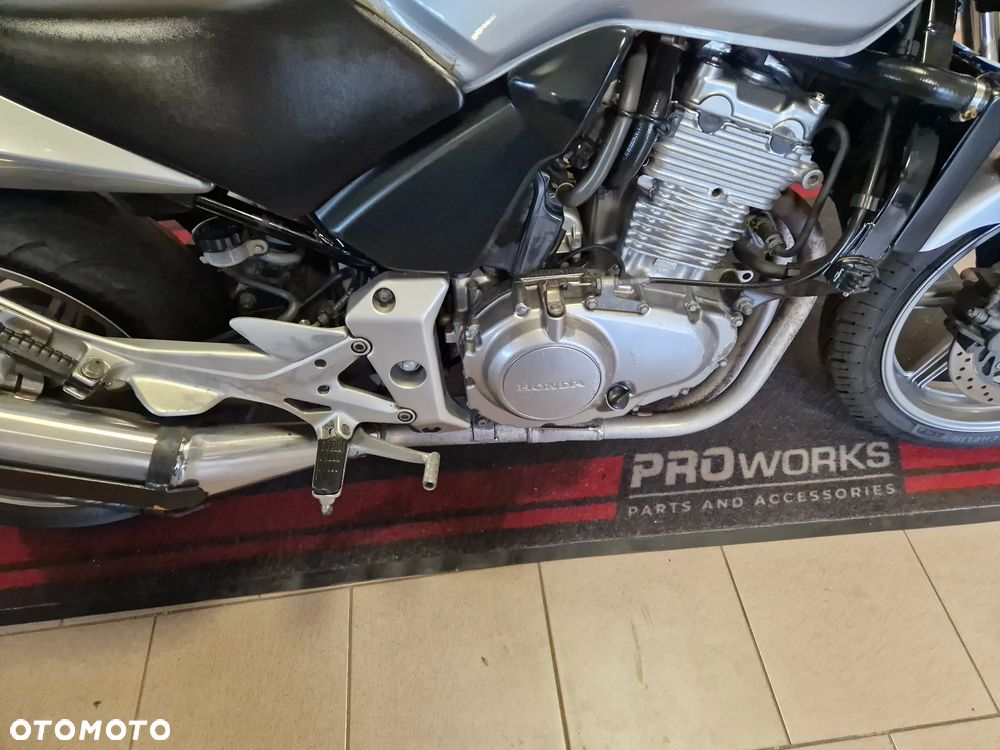 Honda CBF - 24