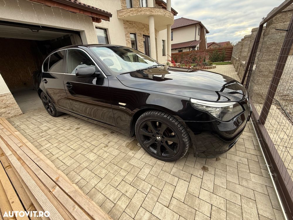 BMW Seria 5 530xd Touring Aut. - 2