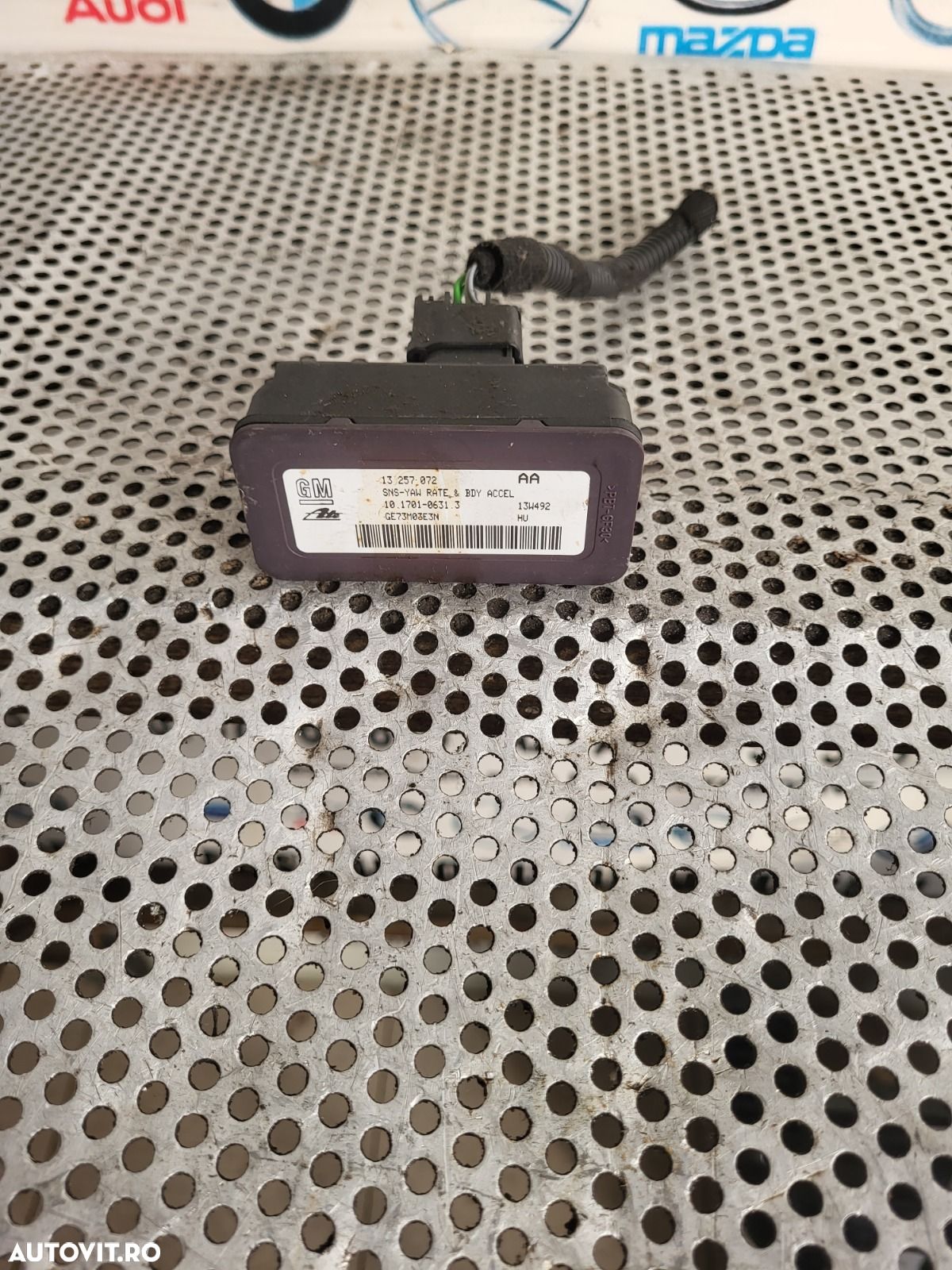 Modul ESP Senzor Acceleratie Opel Zafira B Astra H Cod 13257072AA Dezmembrez Opel Zafira B 1.7 Cdti Euro 5 Motor A17DTR Cutie M32 Facelift - 1
