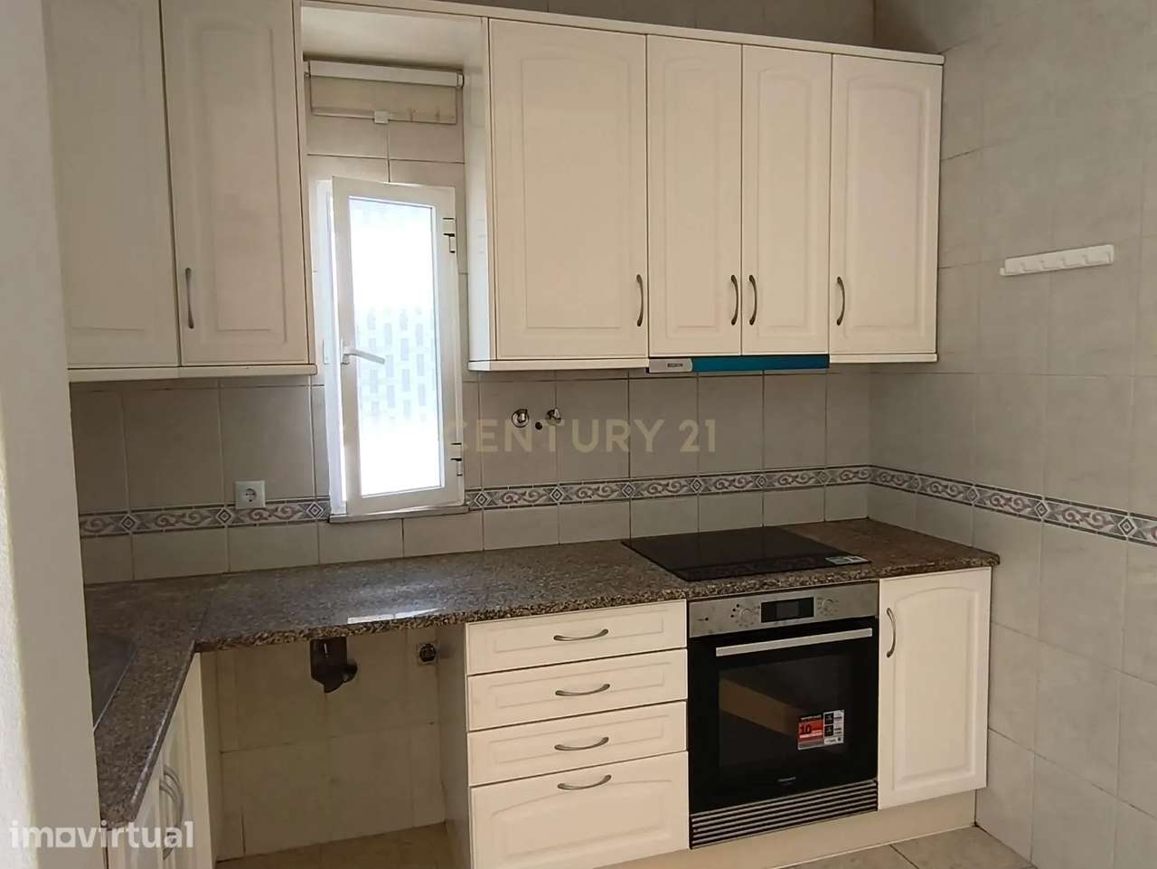Apartamento T2 para Arrendamento em Quarteira – Totalmente Remodelado - Grande imagem: 2/20