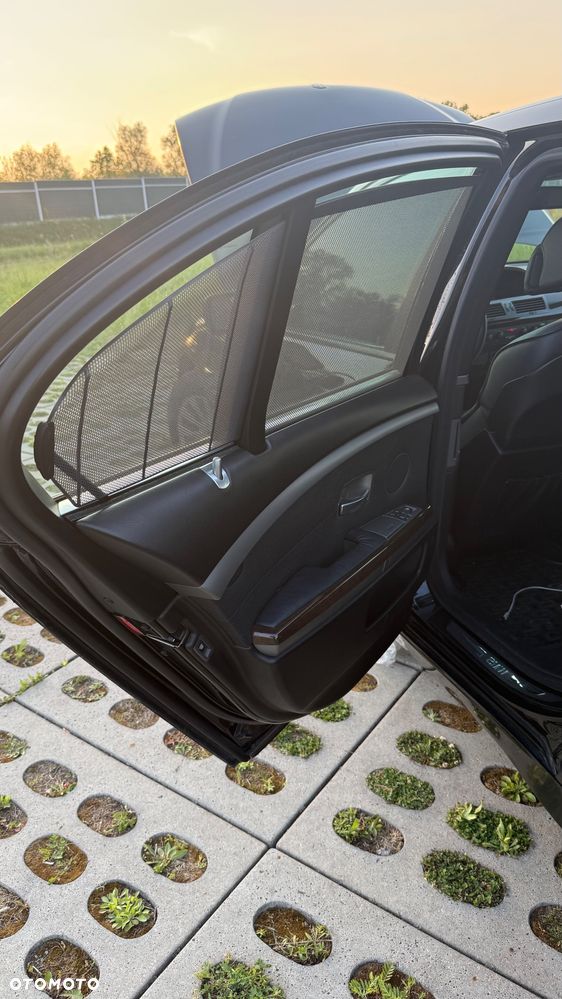 BMW Seria 7 - 16