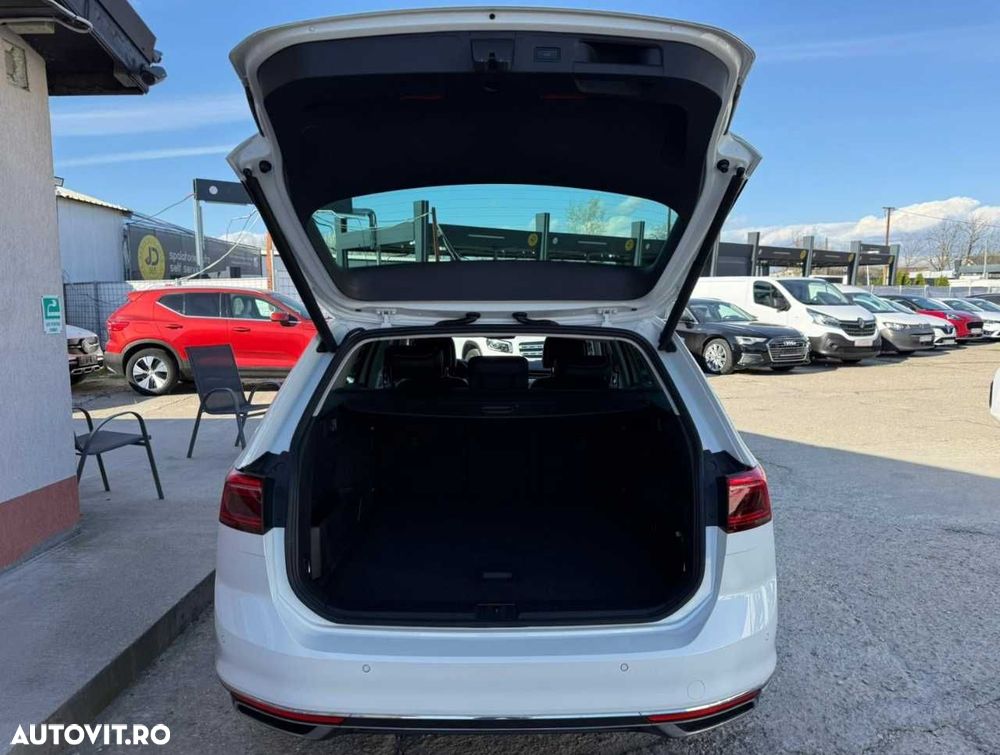 VOLKSWAGEN Passat 2020 — imagine 13