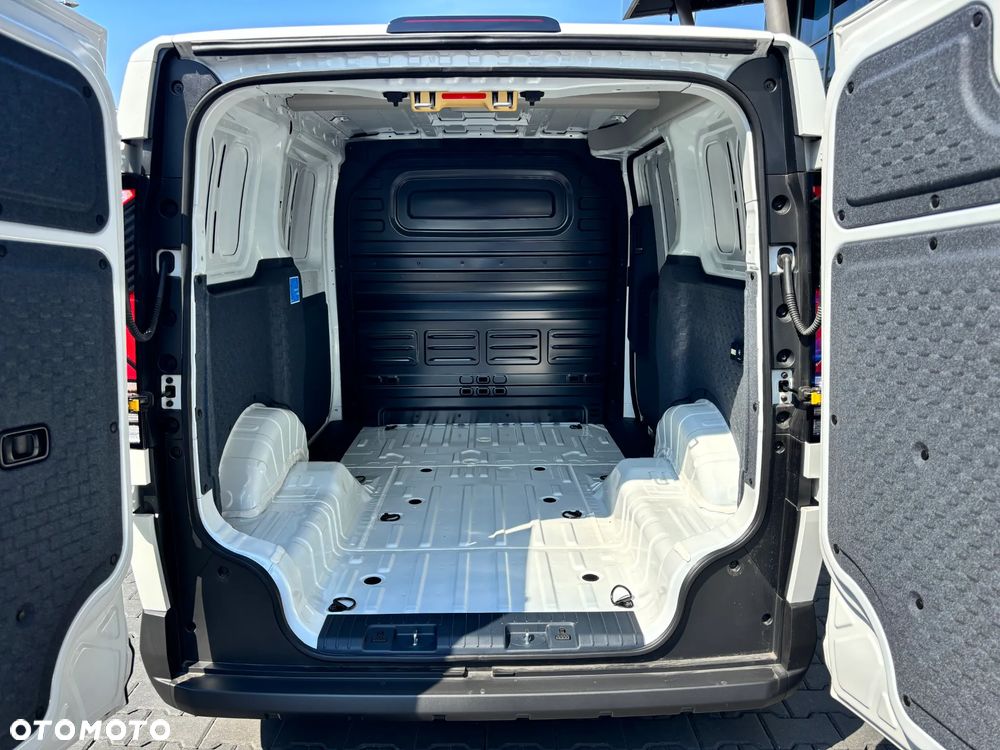 Kia PV5 - 9