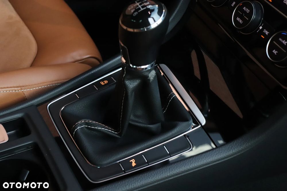 Volkswagen Golf 2.0 TDI (BlueMotion Technology) Highline - 22