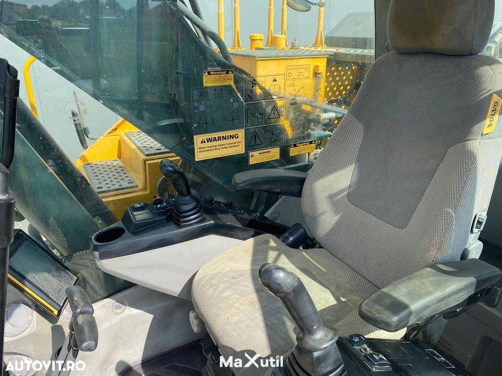 Volvo EC 250 EL Excavator - 8