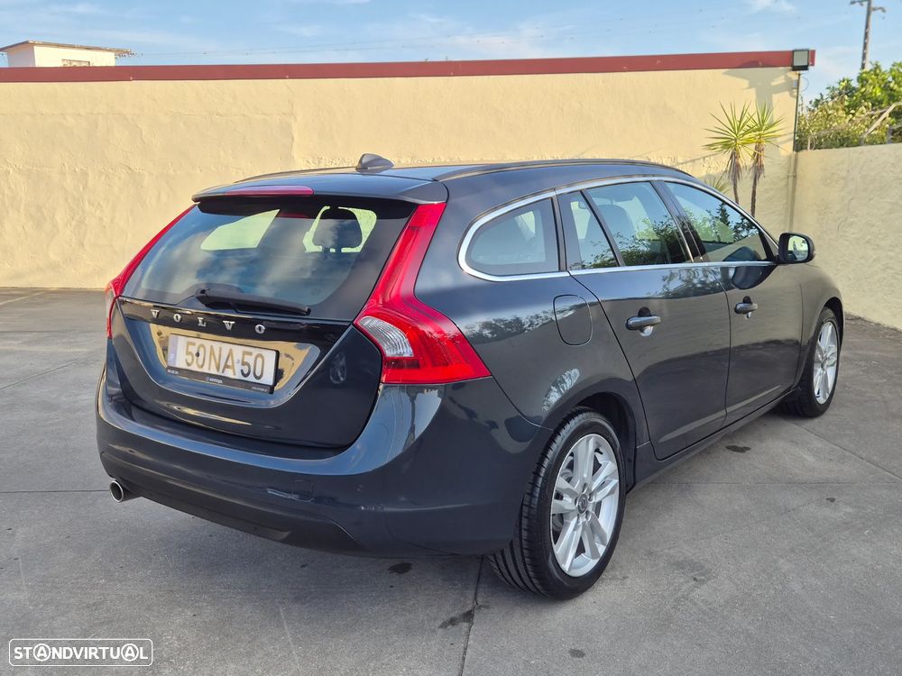 Volvo V60 1.6 D2 Momentum Eco - 6