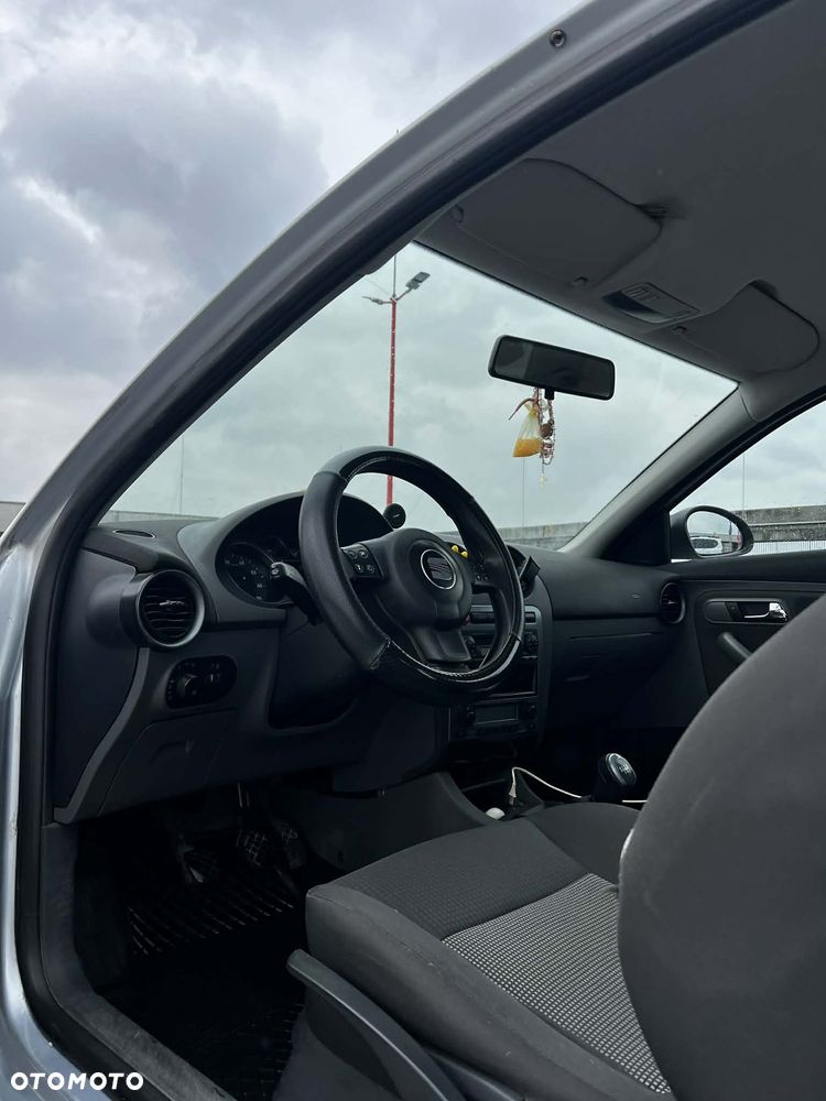 Seat Ibiza SC 1.4 16V Sport - 5