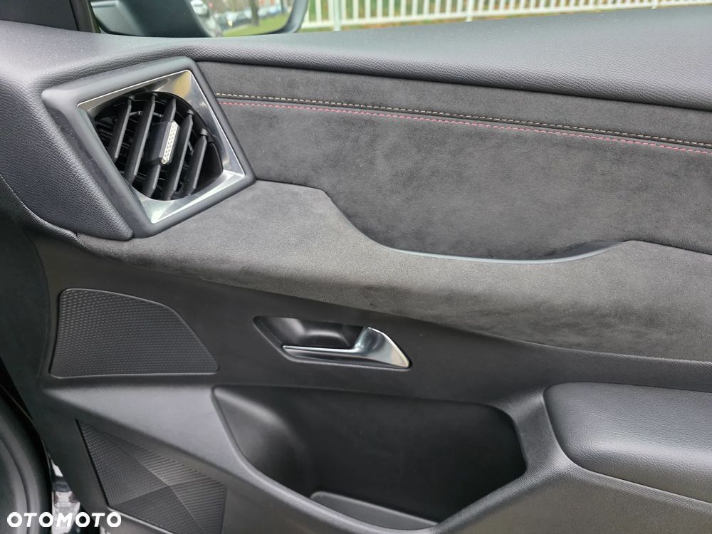 DS Automobiles DS 3 Crossback 1.2 PureTech Performance Line + - 37