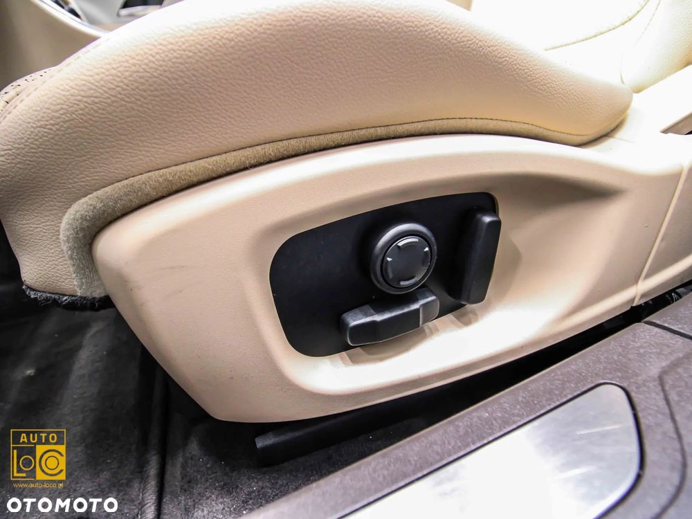 Jaguar XF E-Performance Portfolio - 31