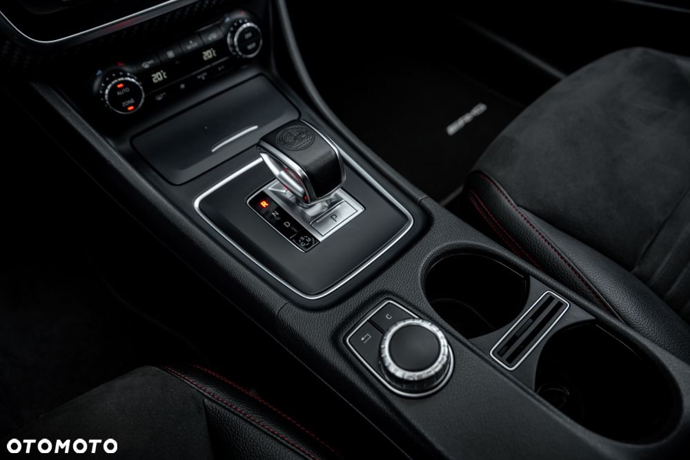 Mercedes-Benz Klasa A 45 AMG 4-Matic - 36