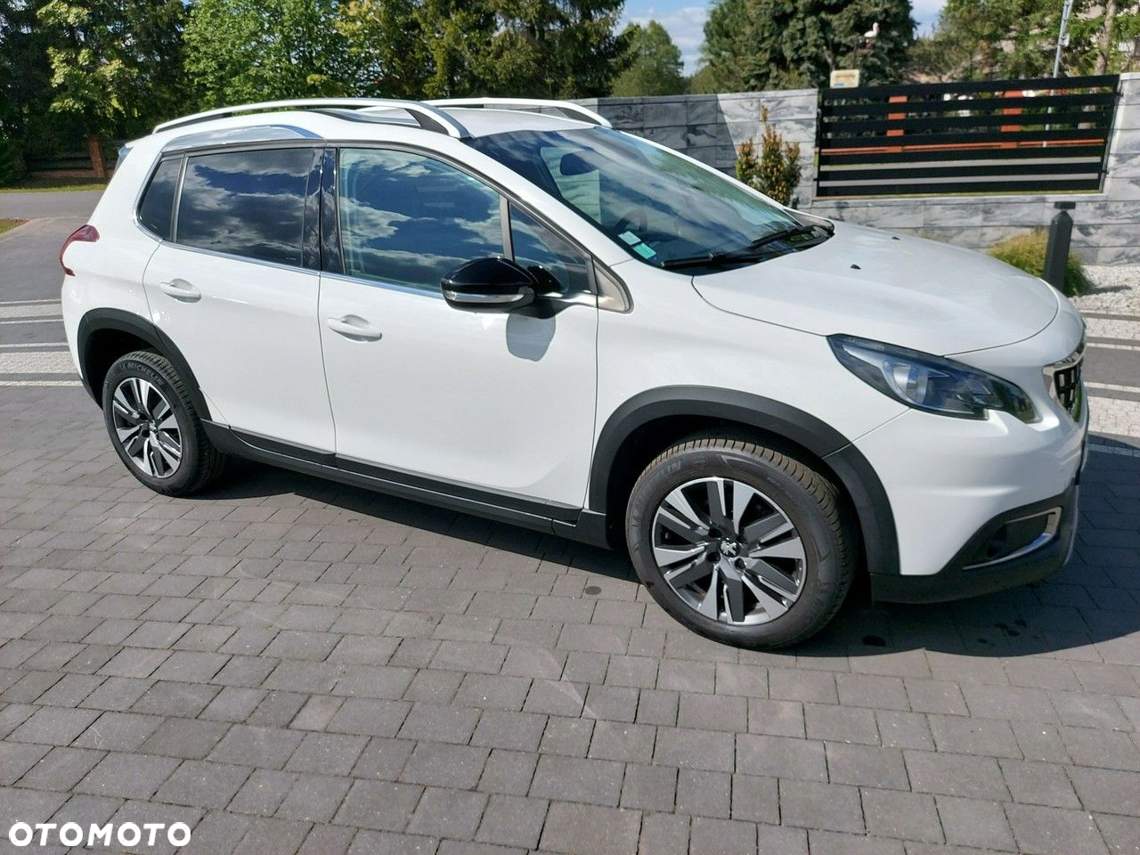 Peugeot 2008 - 11