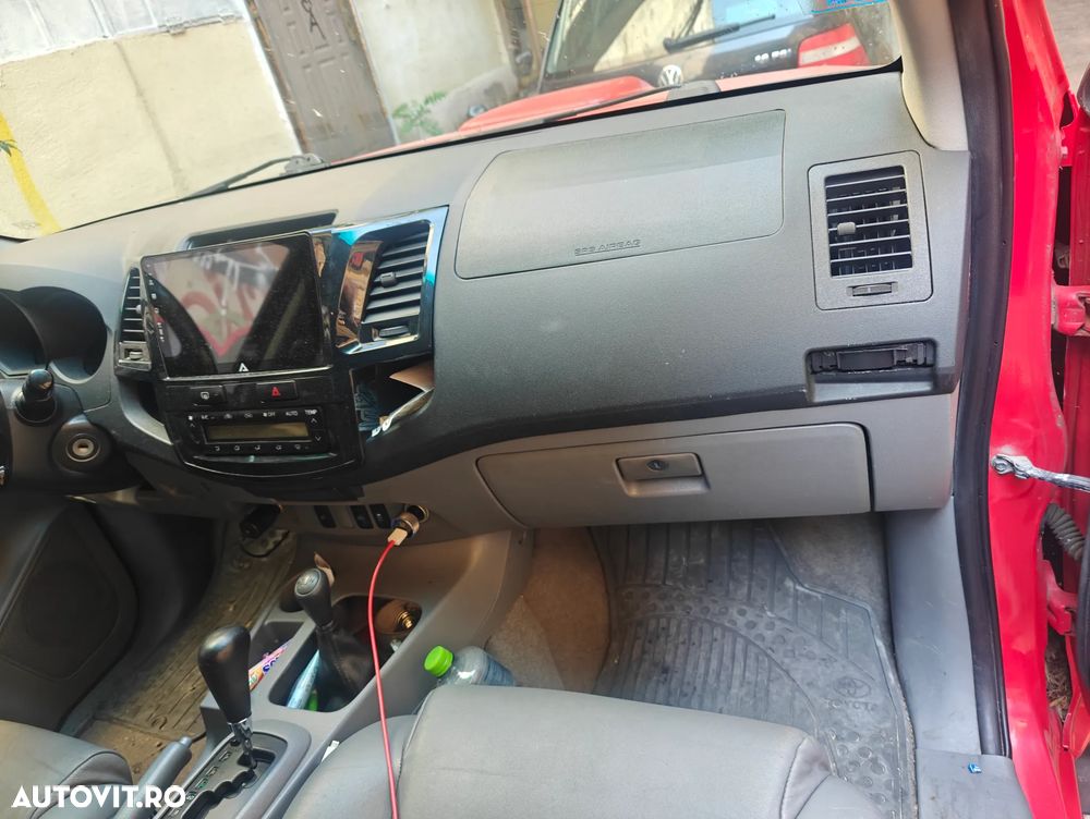 Toyota Hilux - 2